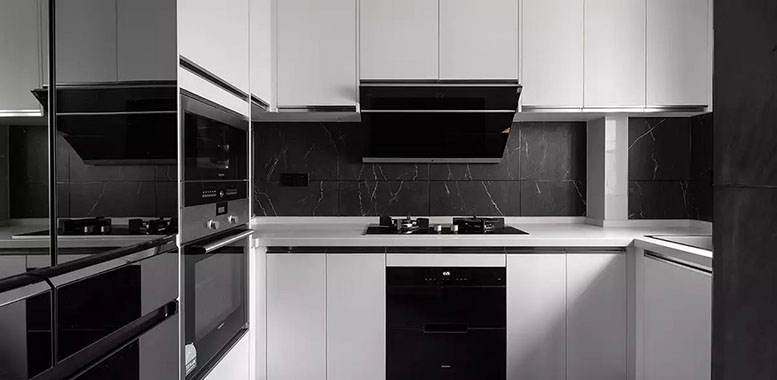 厨房装修风格与空间色彩搭配的协调与融合
