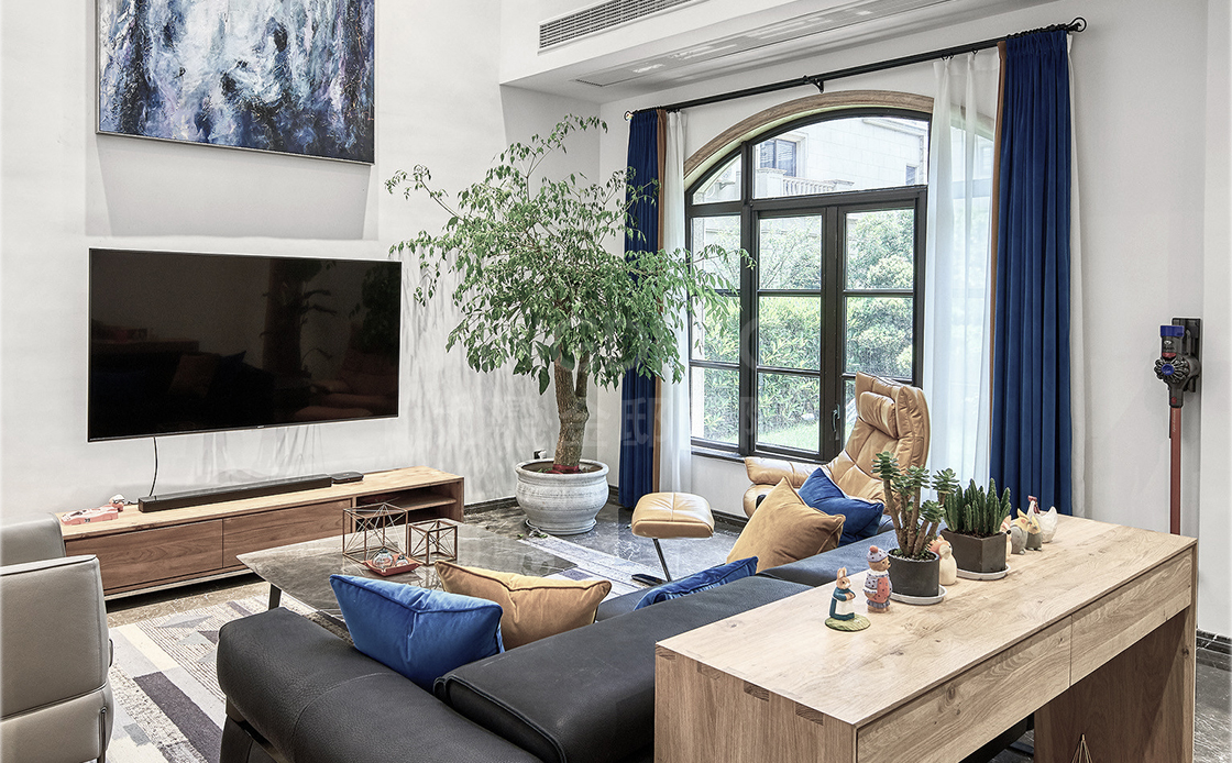 自然极简主义别墅空间设计——营造舒适家居氛围
